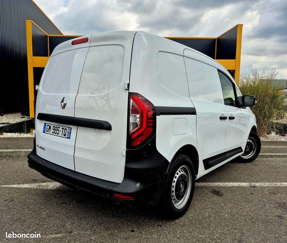 Renault kangoo grand confort 1.5 dci 95 ch 2023 (image 2)