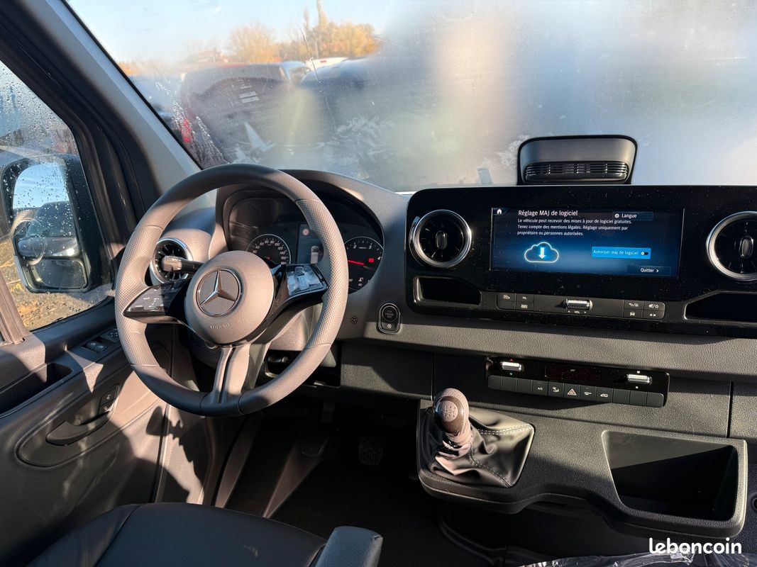 36 990 HT Mercedes SPRINTER 315 CDI 150CH 37S L2H2 680 Euro(s)HT/Mois (image 2)