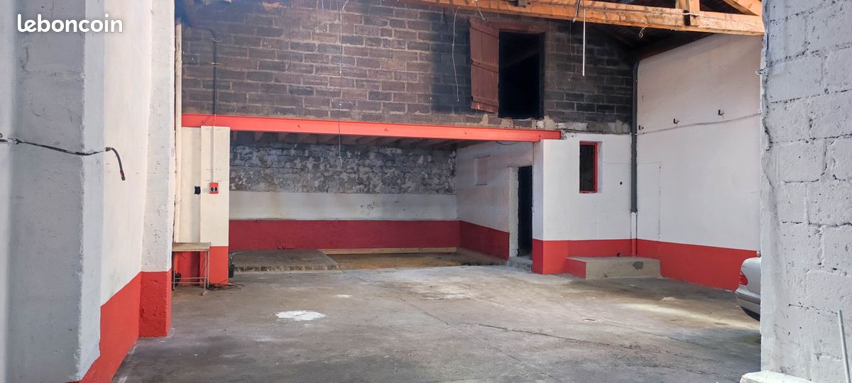 Local commercial 1 pièce 190 m² · à Saint-Étienne · 190 m² · 147 000 €