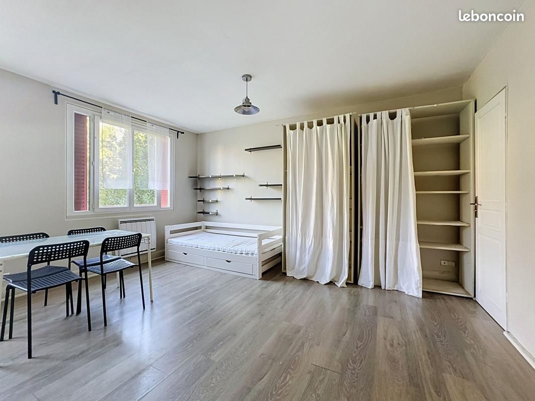Appartement 1 pièce 27 m² · à Oullins-Pierre-Bénite · 27 m² · 550 €