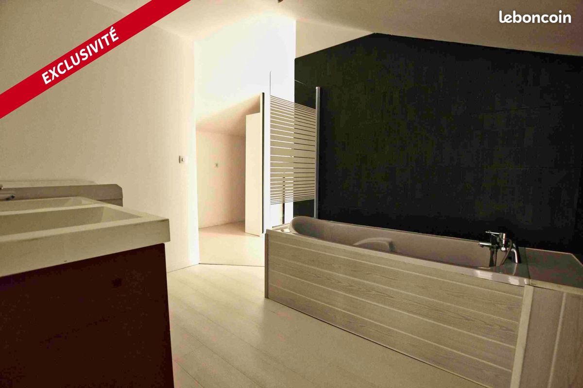 Maison 8 pièces 155 m² - Thouars 79100 (image principale 6)