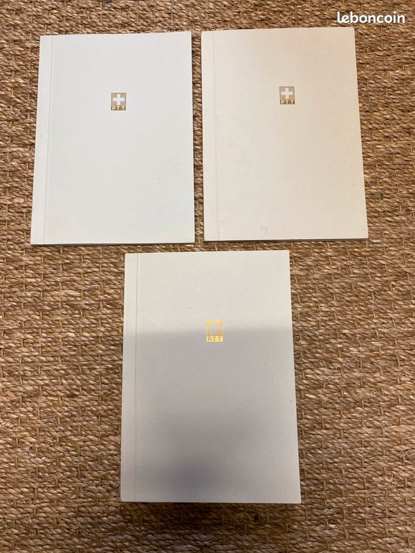 Lot 3 albums timbres suisses (image 1)