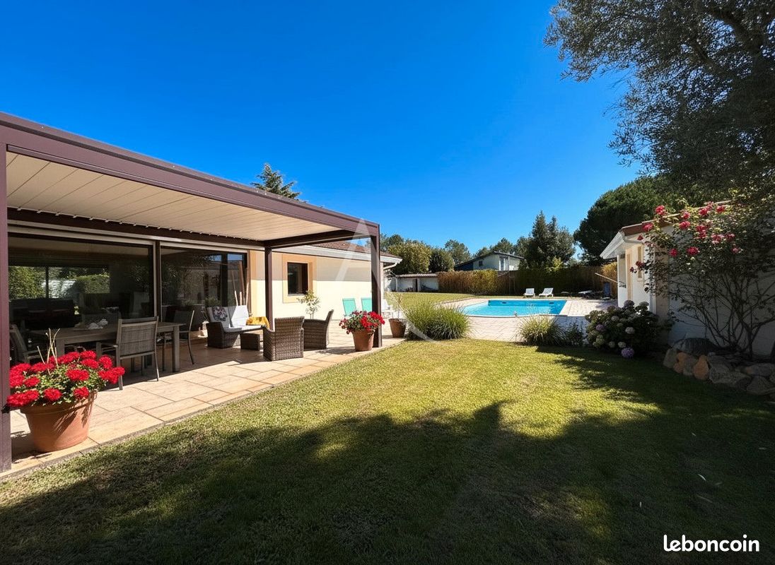 Maison 6 pièces 218 m² · à Saint-Médard-en-Jalles · 218 m² · 880 000 €