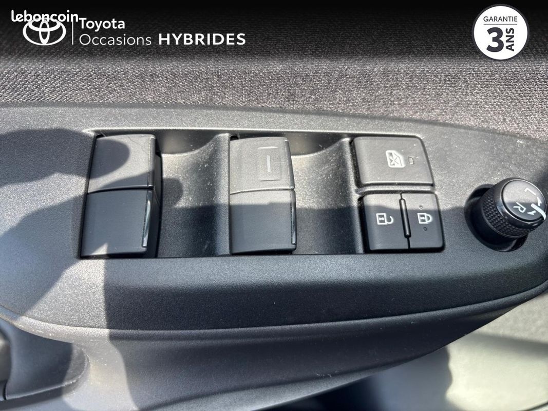 Toyota Yaris 116h Dynamic Business 5p MC24 (image 19)