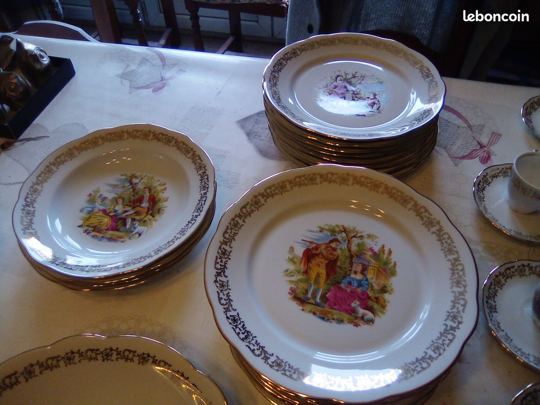 Lot service de veritable porcelaine chauvigny (image 2)