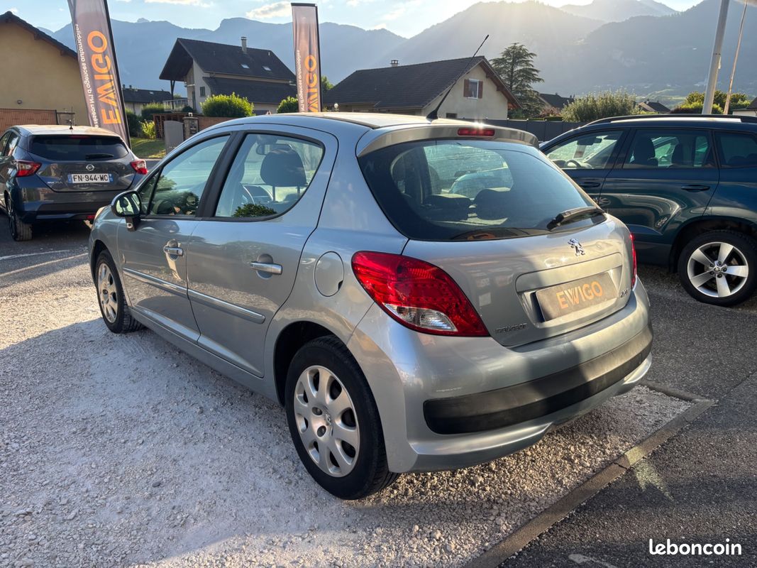 Peugeot 207 1.6 hdi 92ch urban move - distribution faite (image 17)