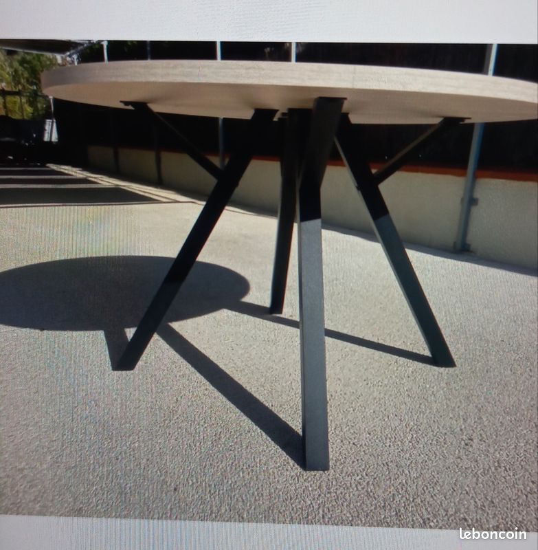 Table avec ou sans chaises (image 2)