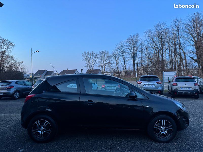 Opel Corsa E 1.2 Twinport 86cv Édition Cool Climatisation Régulateur Faible Kilométrage Garantie 12 Mois Suivie (image 4)