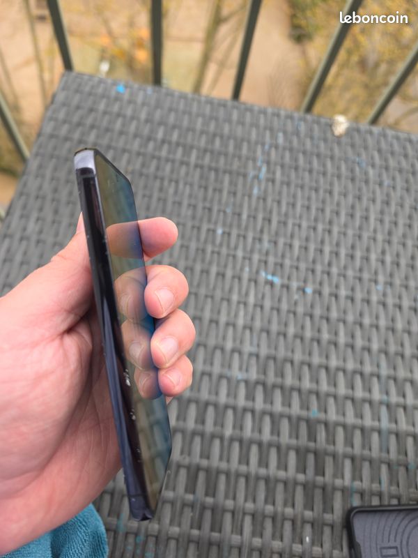 Samsung S23 noir 256 go Avec boîte (image 5)