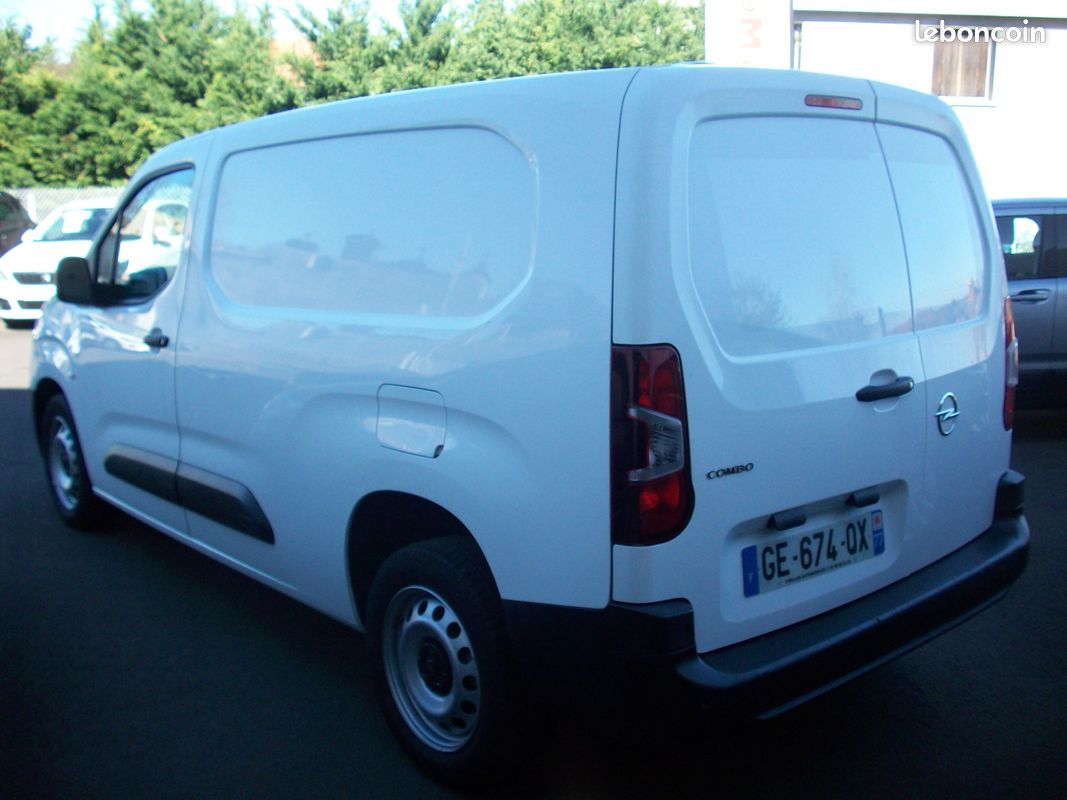 Opel combo cargo XL hdi 100..38600 kilometres..11250 euros ht (image 2)