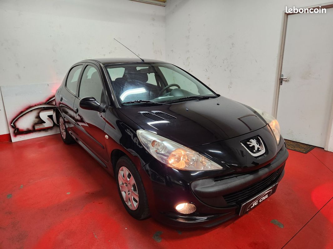 Peugeot 206+ URBAN 1L4 75CH 5 PORTES ESSENCE (image 2)