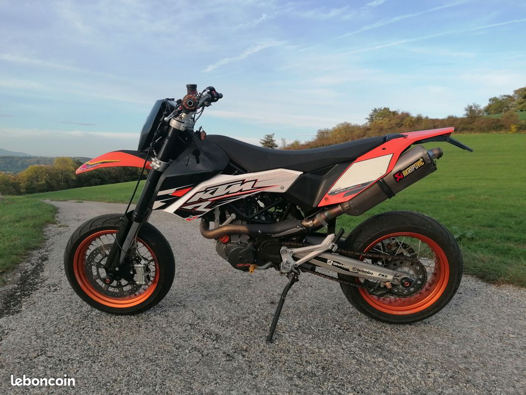 ktm-690-smc-r-de-2010-pour-pi-ce-d-tach-e-au-d-tail-quipement-moto