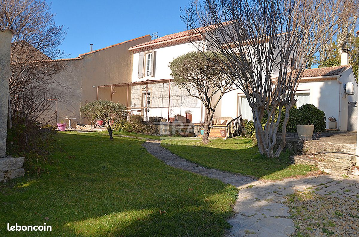 Maison 5 pièces 160 m² · à Malemort-du-Comtat · 160 m² · 440 000 €