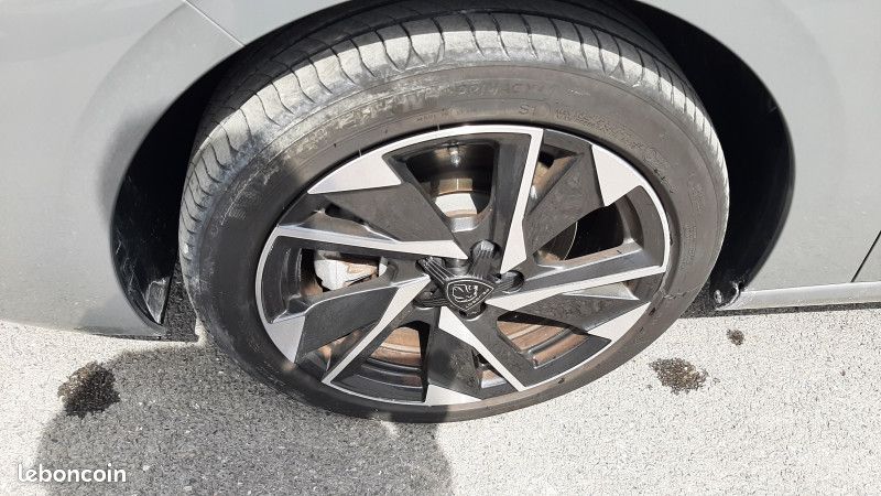 Peugeot 308 SW 1.2 HYBRID 136CH ALLURE E-DCS6 (image 8)