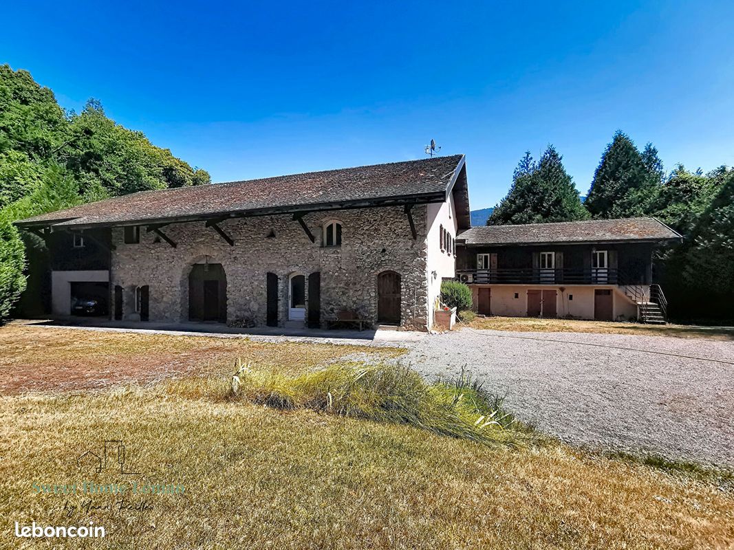 Maison 9 pièces 420 m² · à Armoy · 420 m² · 798 000 €
