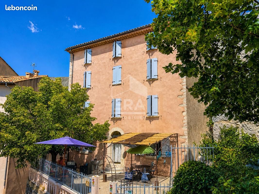 Maison 8 pièces 268 m² · à Coursegoules · 268 m² · 560 000 €