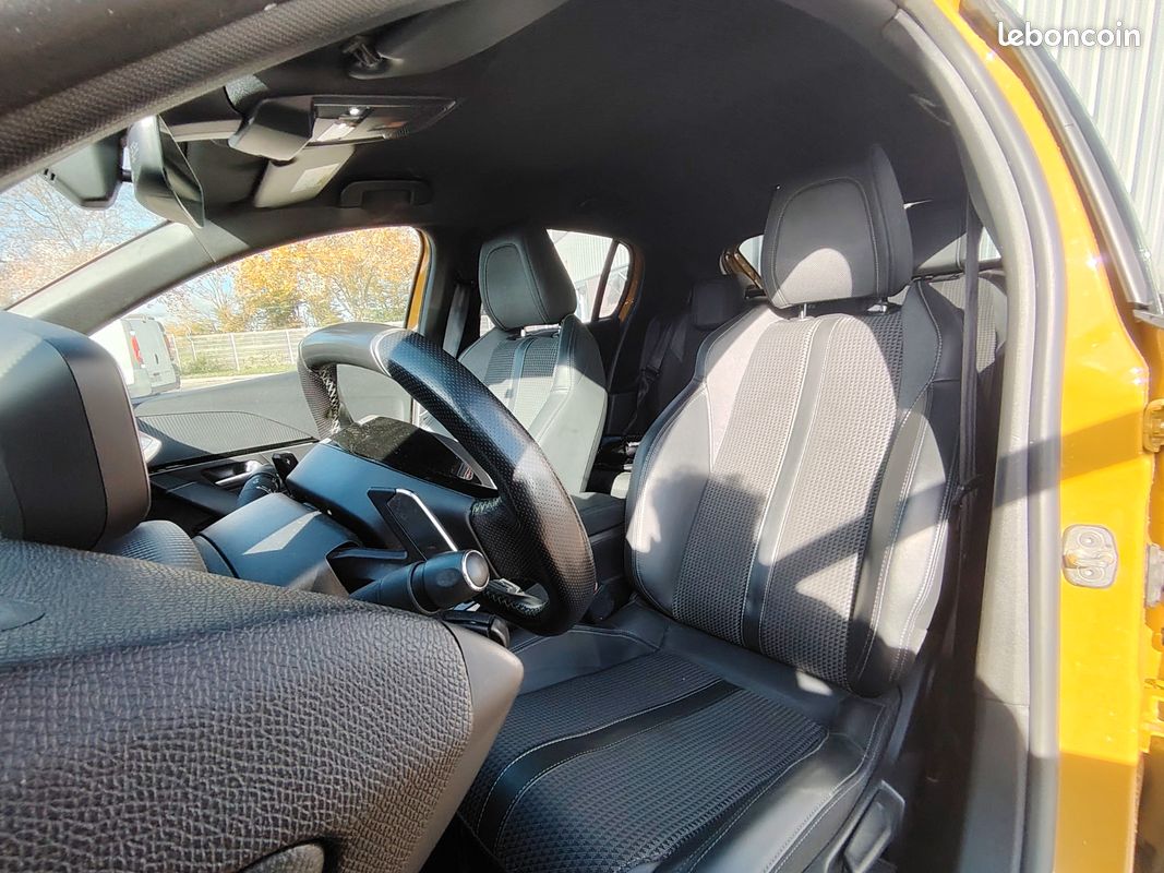 PEUGEOT 208 1.2 100ch GT-Line BVA8 (image 8)