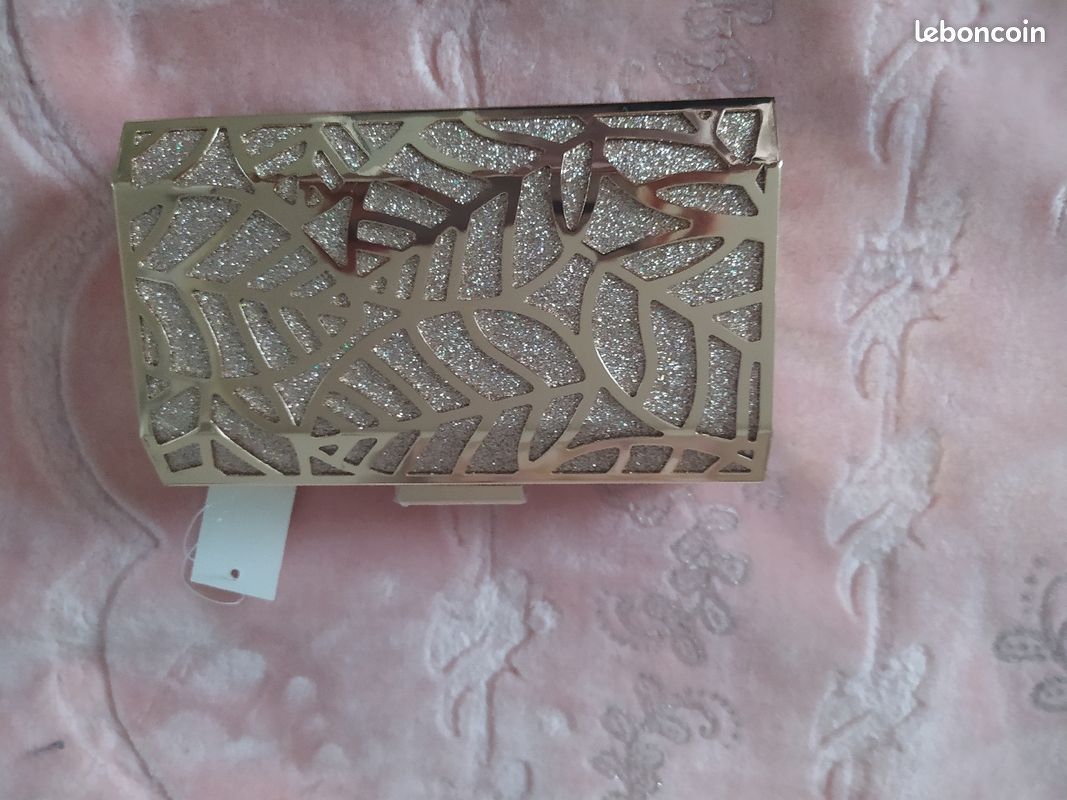 Pochette (image 1)