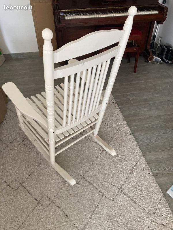 Rocking chair (image 3)