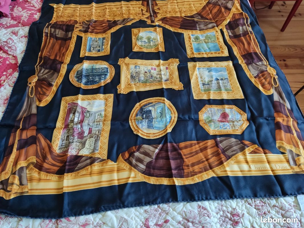 Foulard soie christian Dior (image 1)