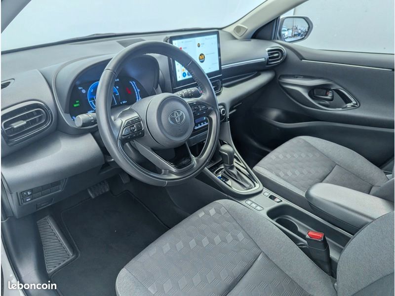 Toyota Yaris Hybride 116h Design MY25 (image 7)