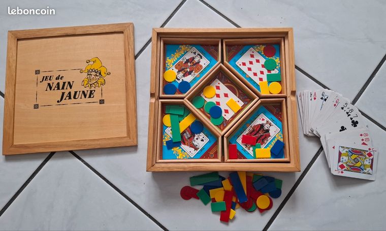ANCIEN JEU  LE NAIN JAUNE  BOITE EN BOIS pour la maison