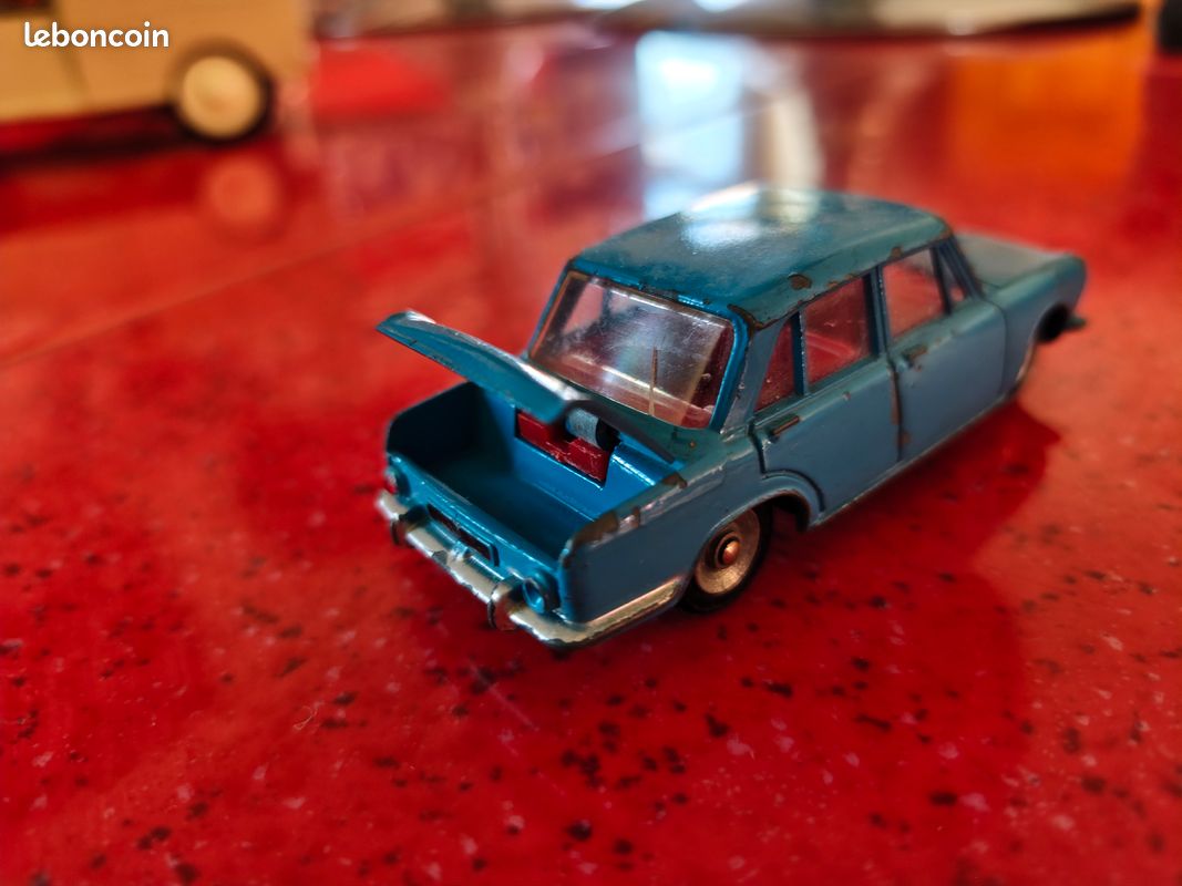 Kit Artisanal Dinky 24S Simca 8 Sport 1:43 Repeint Noir - Collection