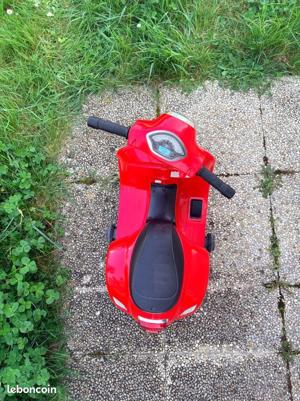 Vespa enfant (image 3)