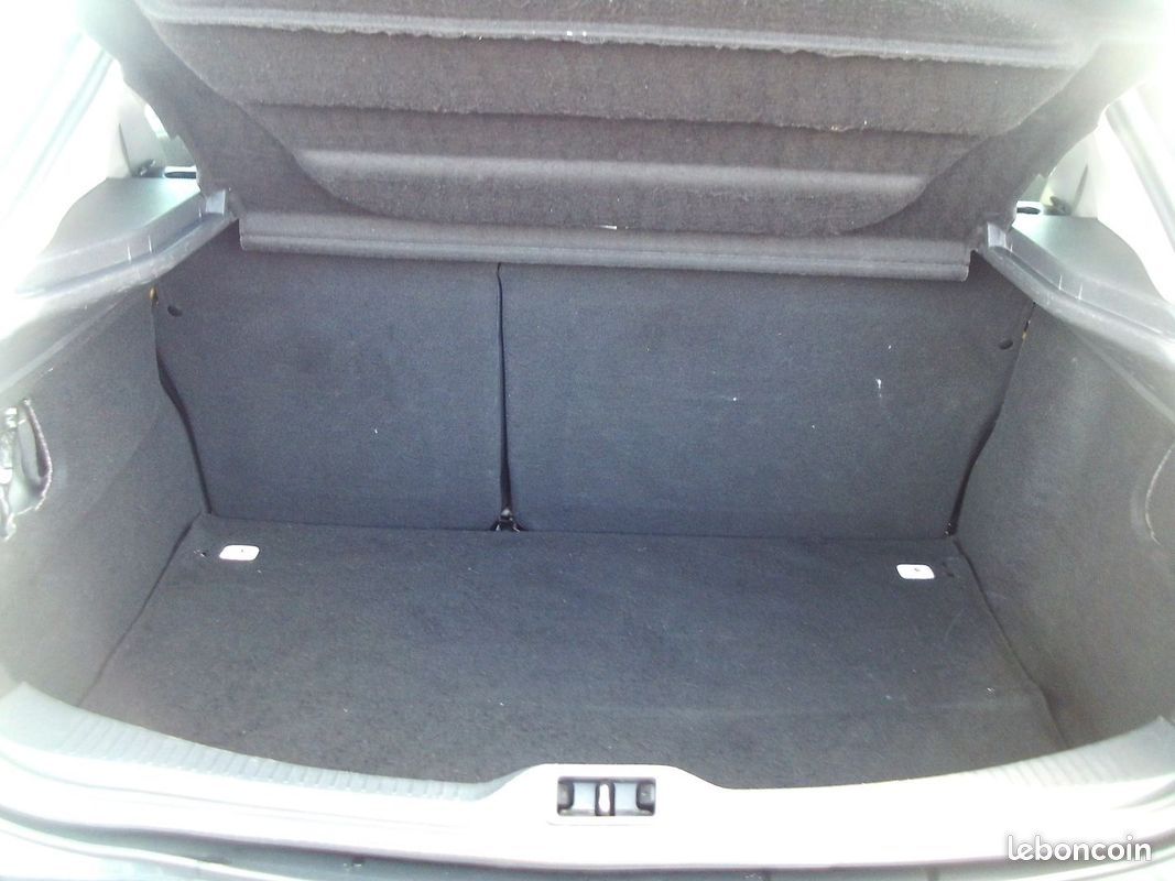 Renault MEGANE III 1.6 DCI 130CH BOSE BV6 5 PORTES (image 9)