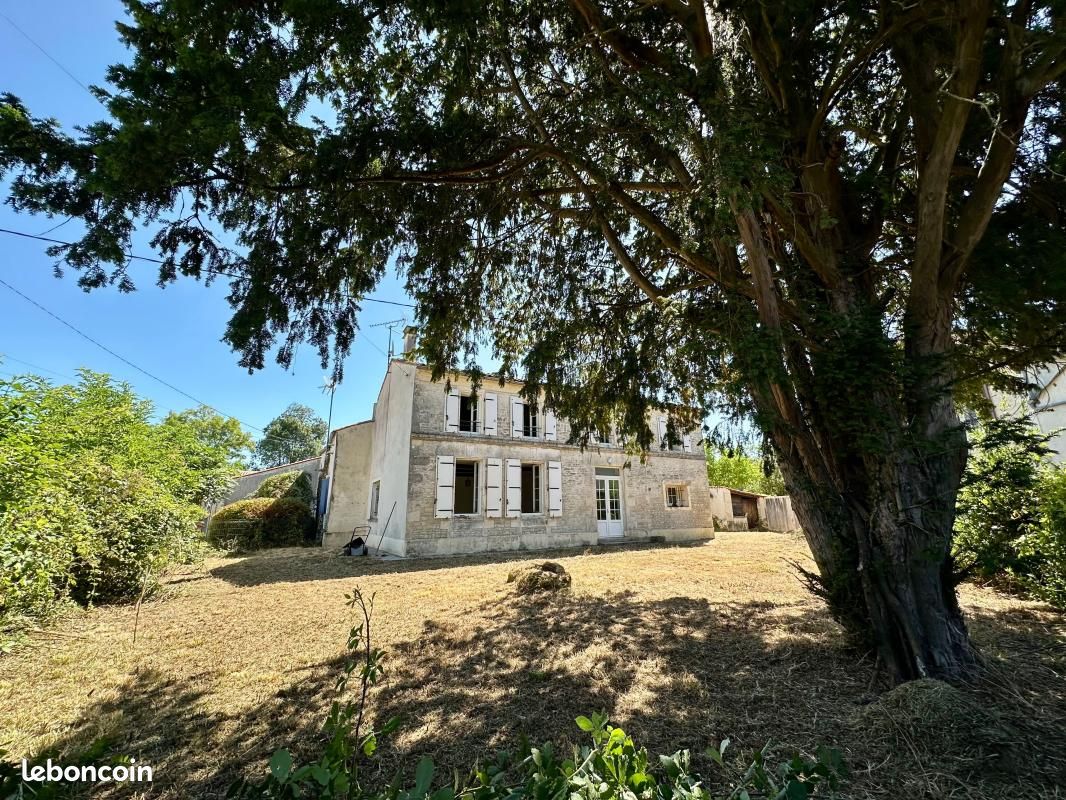 Maison 3 pièces 117 m² · à Sonnac · 117 m² · 110 000 €