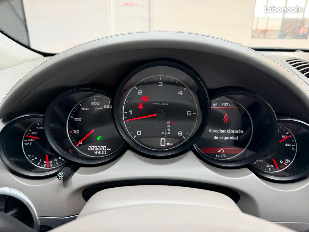 PORSCHE CAYENNE 3.0D V6 Tiptronic S (image 27)