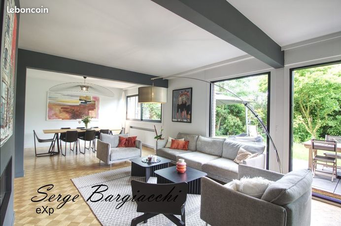 Maison 9 pièces 230 m²