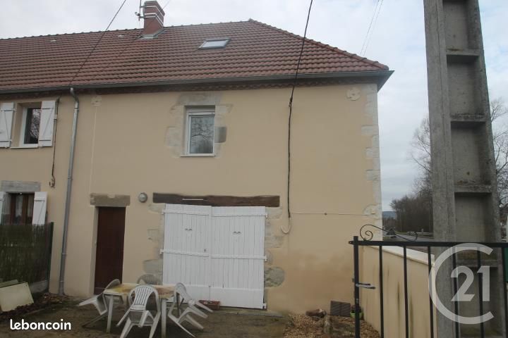 Maison 3 pièces 91 m² · à Ébreuil · 91 m² · 512 €