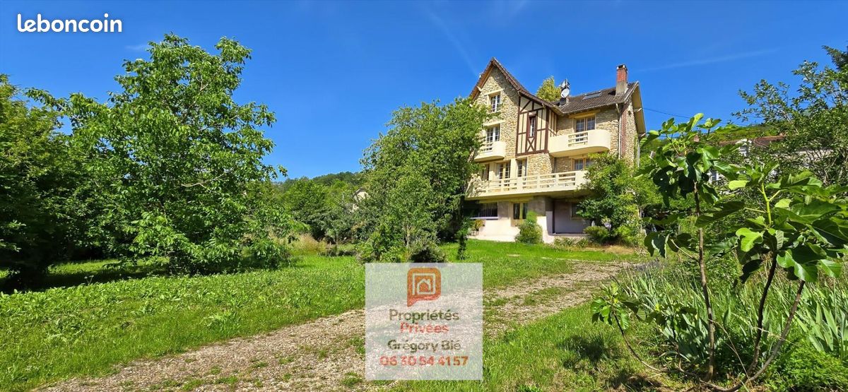 Local commercial 220 m² · à La Ferté-sous-Jouarre · 220 m² · 176 500 €