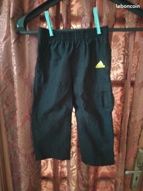 Pantalon adidas (image 1)