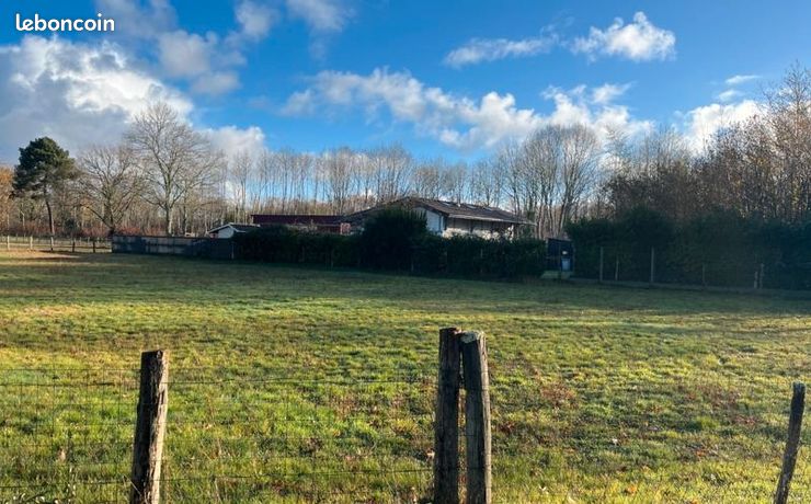 Terrain 1 500 m² Louchats