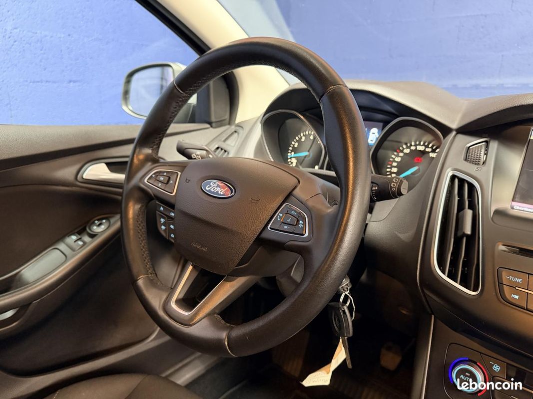 Ford focus 1.0 scti ecoboost 100 titanium start-stop (image 8)