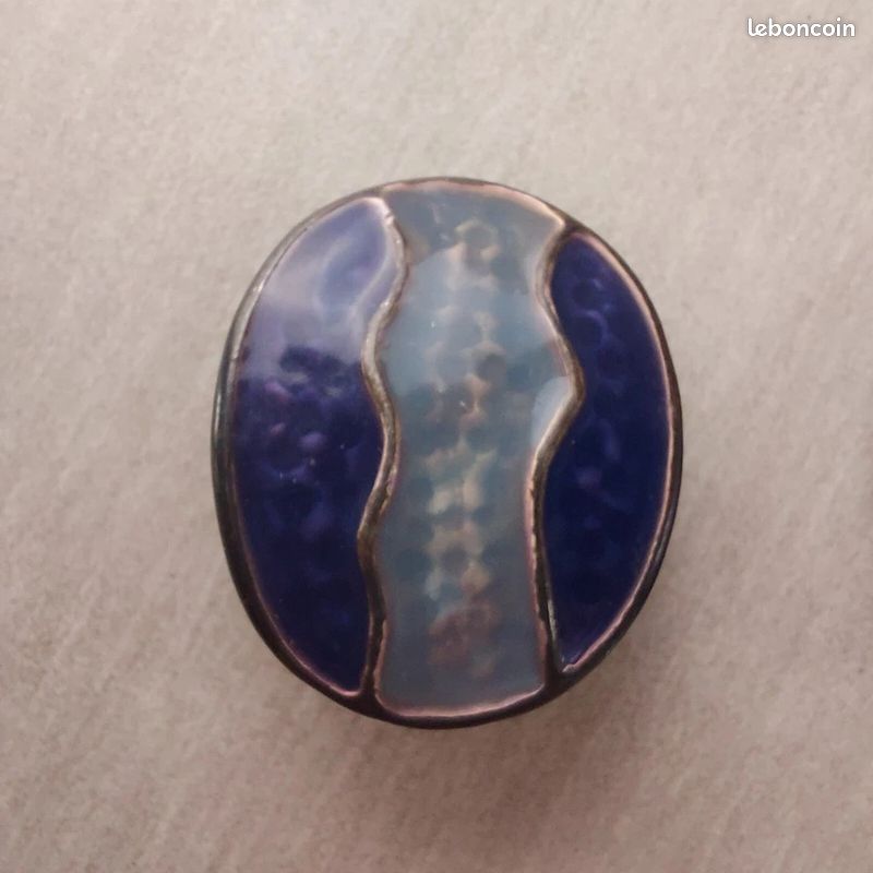 Ancienne paire de boucles d'oreilles à clip émaillées, vintage (image 3)
