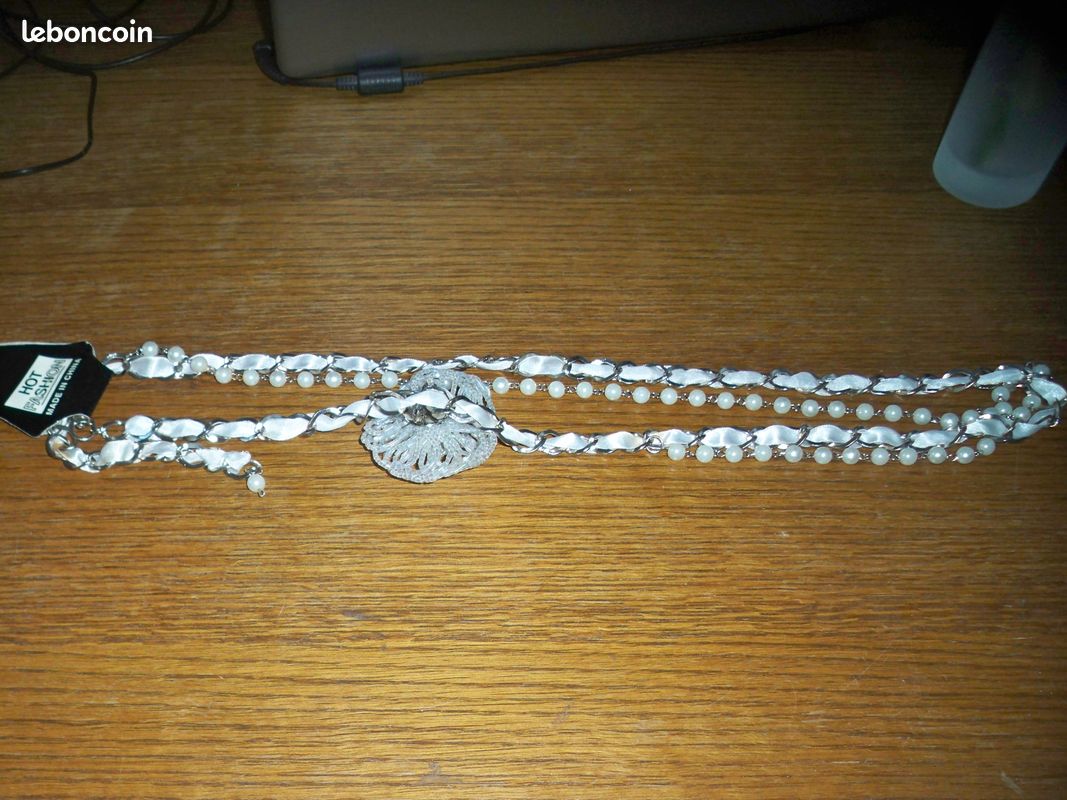 Collier fantaisie (image 1)