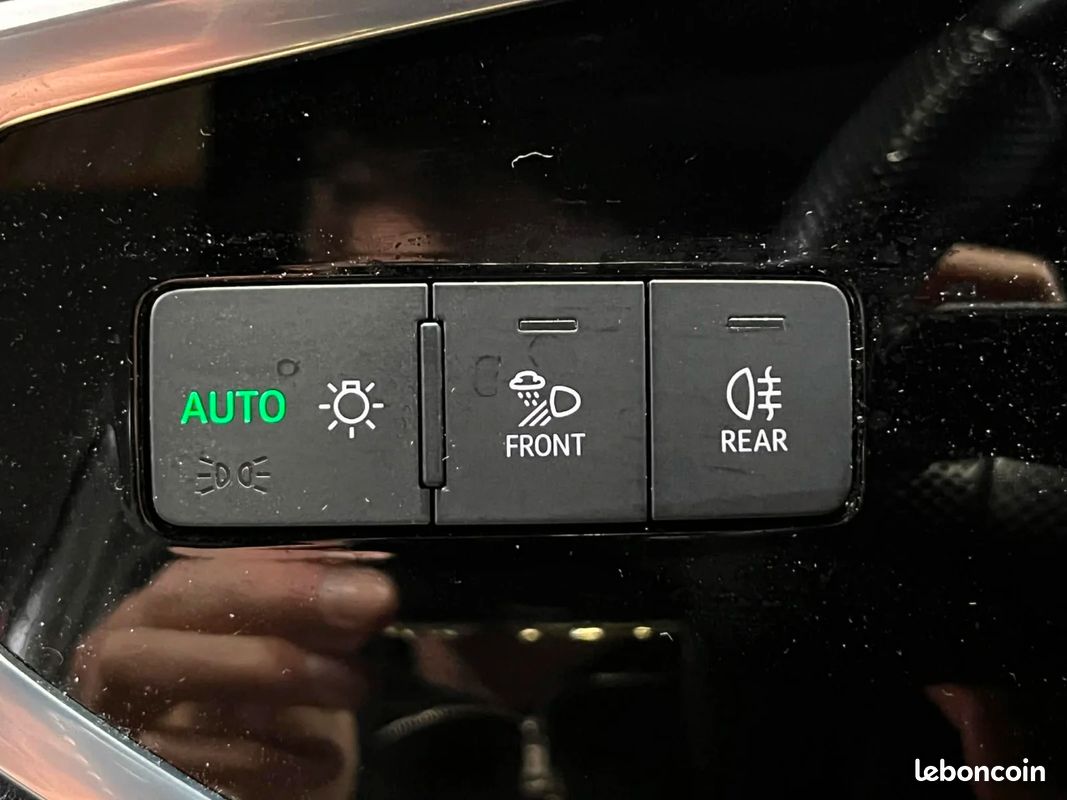 AUDI Q3 Q3 45 TFSIe 245 ch S tronic S line / ENTRETIEN AUDI / 1ER MAIN (image 23)