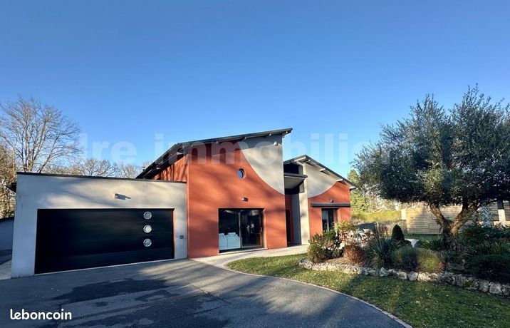 Maison 7 pièces 200 m²