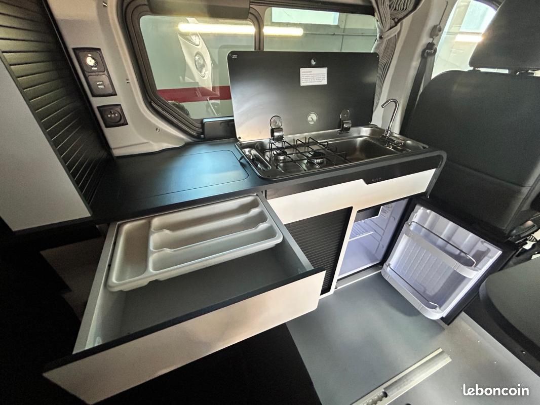 Renault Trafic FLEX 5 ANTILOPE VAN L1H1 CONFORT + BLUEDCI 150 AMENAGE PLACES 4 COUCHAGES (image 12)