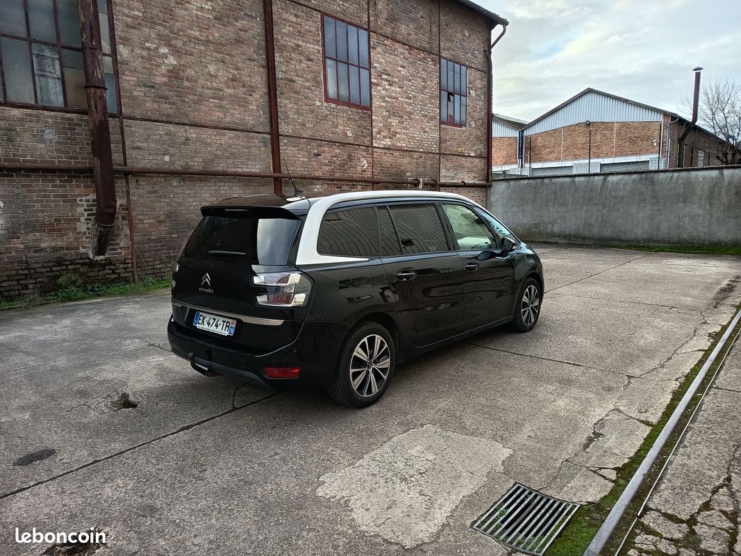 Grand c4 picasso 1.6 hdi 120 gps cuir bi-ton camera bluetooth attelage APPLE CAR PLAY distribution neuve 7p (image 3)