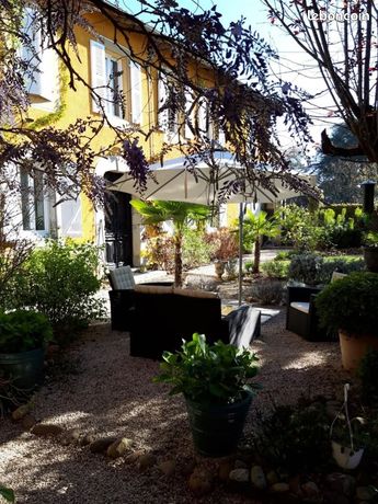 Maison 8 pièces 364 m²