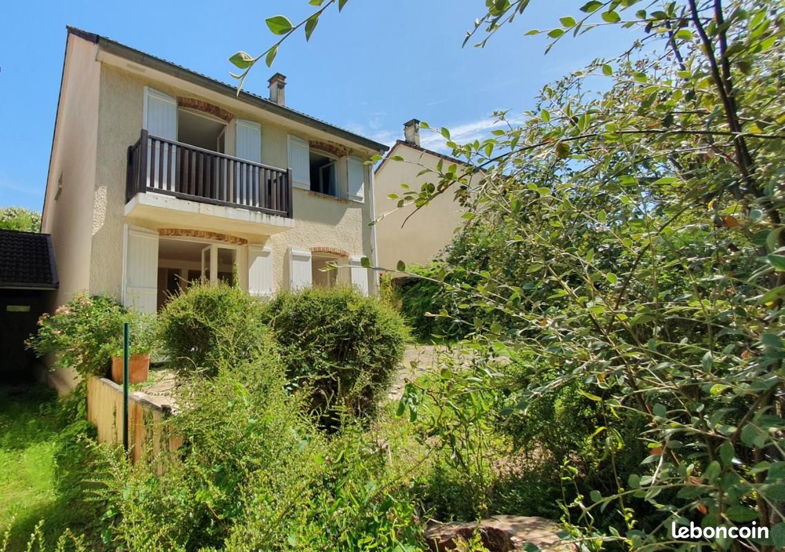 Maison 6 pièces 121 m² · à Saint-Germain-en-Laye · 121 m² · 749 000 €