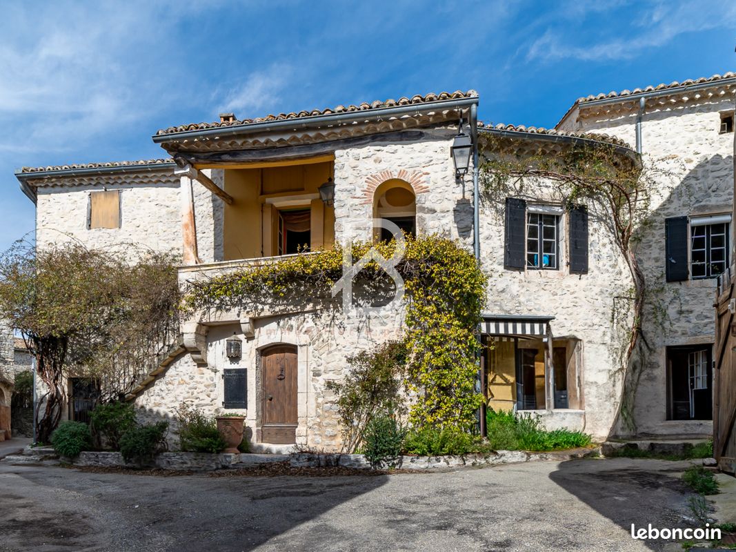 Maison 10 pièces 215 m² · à Uzès · 215 m² · 495 000 €