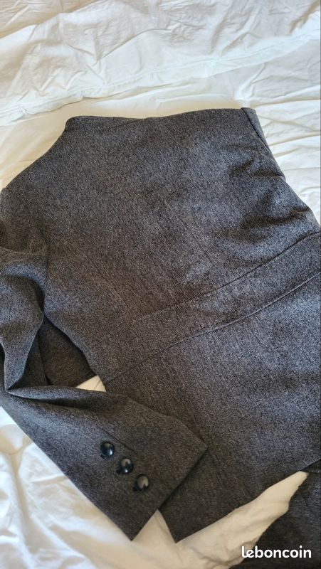 Ensemble gris 46/44 blazer pantalon3/4 (image 5)