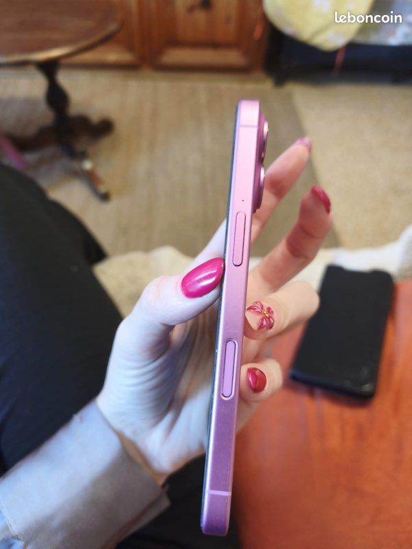 IPhone 16 (image 3)