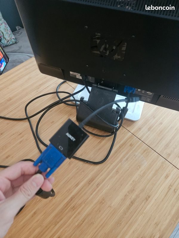 Ecran HP avec adaptateur HDMI (image 4)