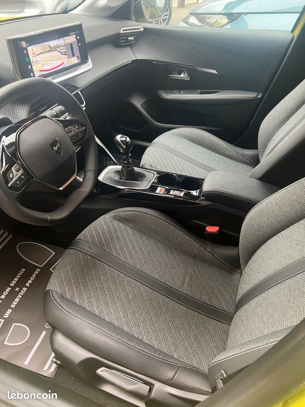 Peugeot 208 100Ch S&S BVM6 Style (image 5)